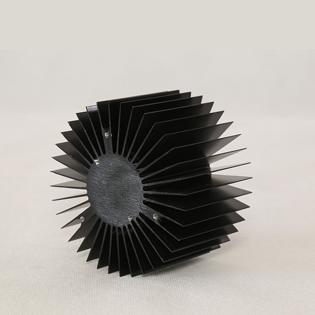 Στρογγυλό ακτινικό σχήμα ασημί μαύρο ανοδιωμένο αλουμίνιο εξωθημένος θερμοσίφωνας